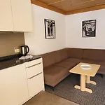 Tschol Martin Apartament *